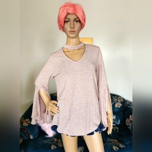 Chic Pale Pink V-Neck Tunic Top with Slit Bat Sleeves and Built-in Choker